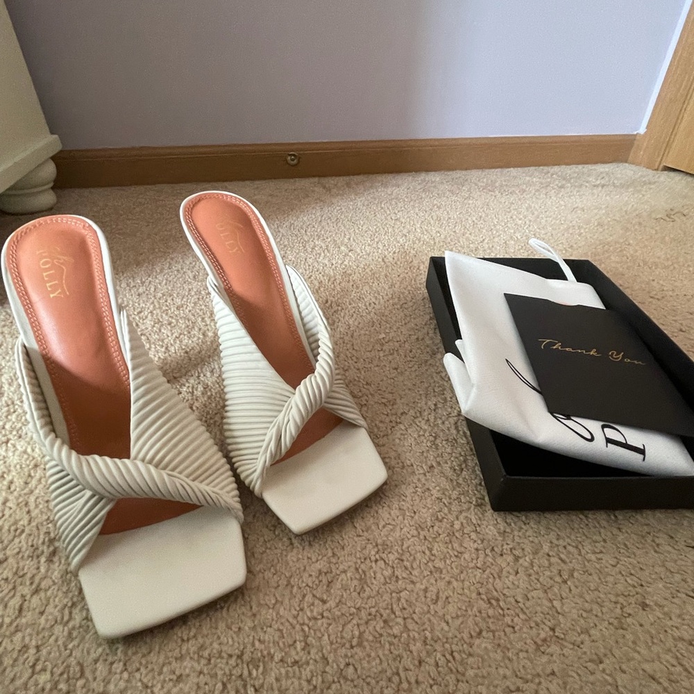 Brand New Oh Polly Hideaway Heels